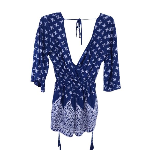 NEW Band Of Gypsies Short Romper Medium Blue Printed, Bell Sleeve, Festival Boho - Picture 1 of 4
